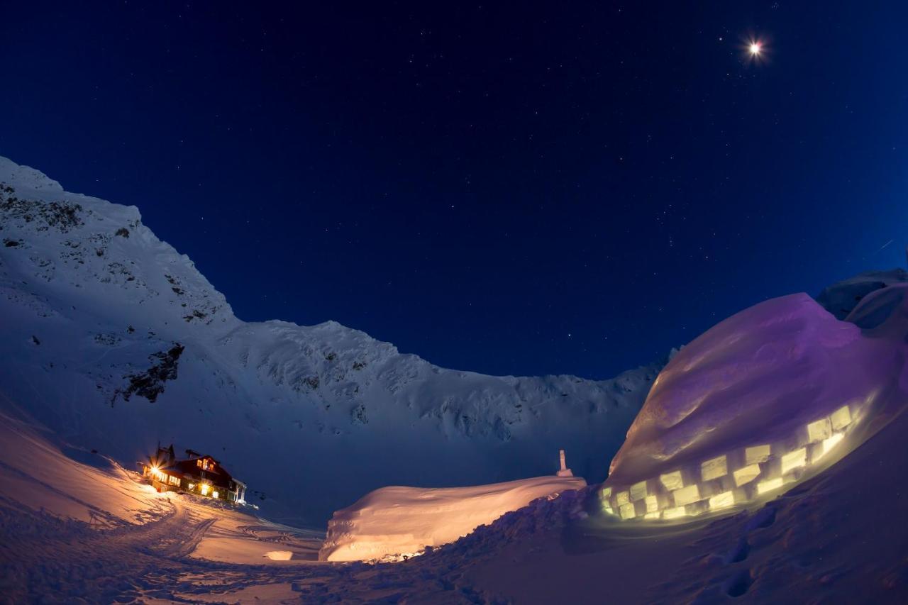 Hotel Of Ice Transylvania Cîrţişoara Esterno foto